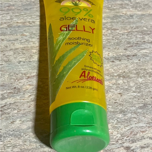 NWOT Lily of the desert 99% aloe Vera gelly moisturizer - Picture 4 of 8
